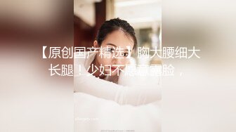 动漫展一箭双雕两个没穿安全裤JK小美女的裙底风光一个黑窄内一个绿内