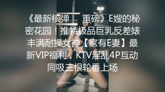 胡渣哥哥沙发上后入操小女友，花样吃屌，还有很多高难度姿势