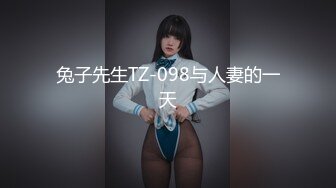 可愛粉色小護士床上如此反差，翹起小屁屁乖乖等大肉棒進入，酥酥的皮膚粉嫩的乳頭誰受得了