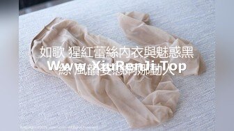 《监控破解》眼镜哥带着漂亮的女友酒店开房鸡巴不行就用按摩棒玩女友的B