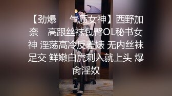 大奶熟女人妻 爽不爽 啊啊舒服 射哪里 射在我逼里 撅着大肥屁屁吃鸡 后入冲刺 内射