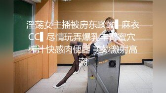 好身材俏脸美女在健身房遭遇偷拍 大奶美女不生气反而直接发骚主动舔肉棒乳交 全裸跑步机被干得嗷嗷叫