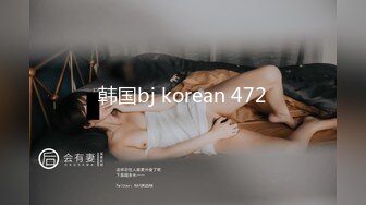 大奶子骚少妇出来偷情，在宾馆被精壮小哥打桩式爆草抽插，各种体位玩弄揉捏骚奶子浪叫不断，掰开骚逼看特写