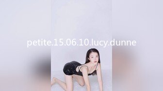 petite.15.06.10.lucy.dunne